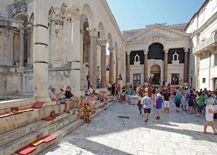 Magnifique Maison À Split Avec Sauna